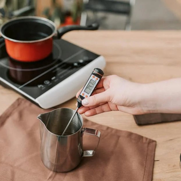 Discover the Benefits of Monitoring Humidity and Temperature with a Thermometer Hygrometer