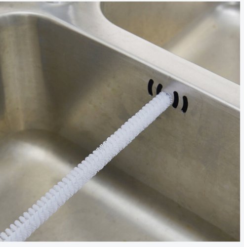Image illustrating how the brushes can easily reach and clean hard-to-reach places